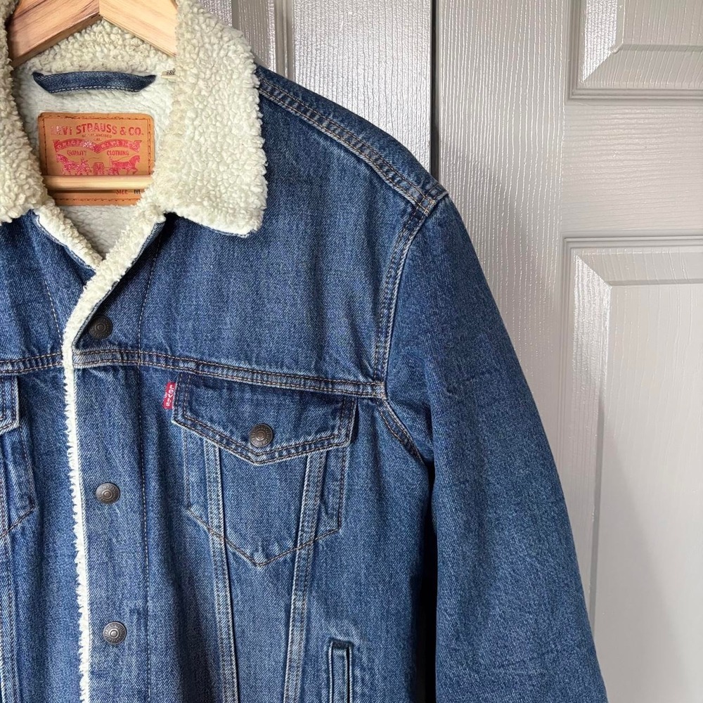 Levis Mens Blue Denim Sherpa Lined Trucker Jacket Medium Wash Size M - Picture 2 of 5